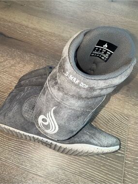 Ryderwear Gray Suede D-Mak 008 High-Top Sneakers with White Logo